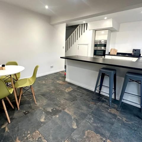 Carew Place by Blue Skies Stays House in Hartlepool