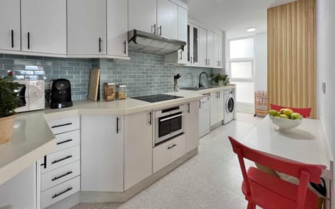 Kitchen or kitchenette, dishwasher, minibar, pet friendly, stove, toaster