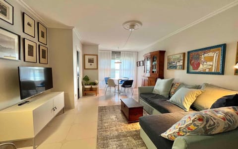 Communal lounge/ TV room, Living room, Seating area