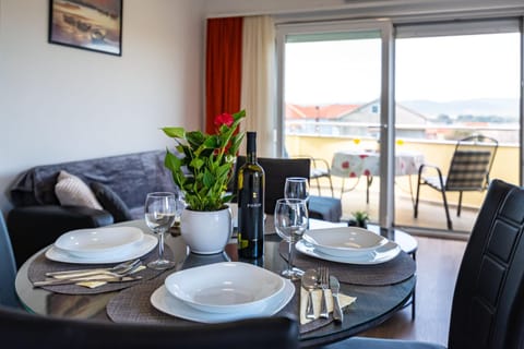 Natural landscape, Living room, Seating area, Dining area