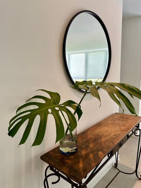 Facade/entrance, Decorative detail