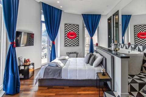 Bed, Photo of the whole room, Bedroom, Sea view, Shopping Area, Bath