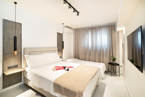 TV and multimedia, Photo of the whole room, Bedroom