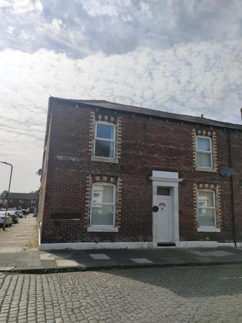 Property building, Neighbourhood