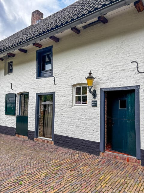 Property building, Day, Inner courtyard view