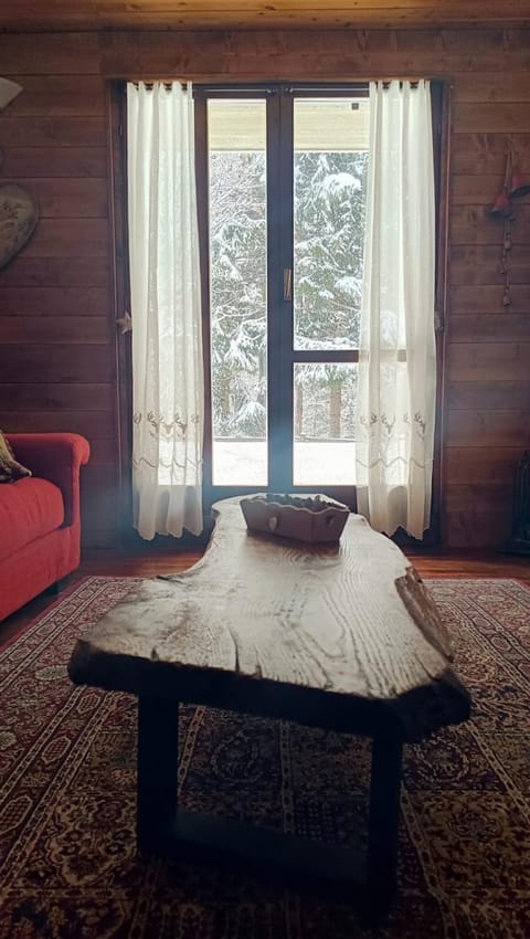 Appartamento ampio giardino adiacente piste sci Apartment in La Thuile