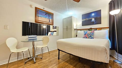 Bed, Photo of the whole room