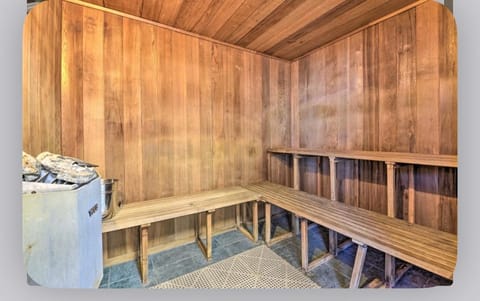 Oceanfront Condo at Daytona Beach Resort Apartment in Holly Hill