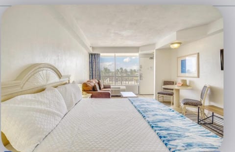 Oceanfront Condo at Daytona Beach Resort Apartment in Holly Hill