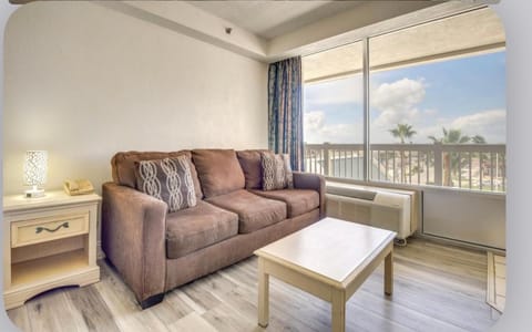 Oceanfront Condo at Daytona Beach Resort Apartment in Holly Hill