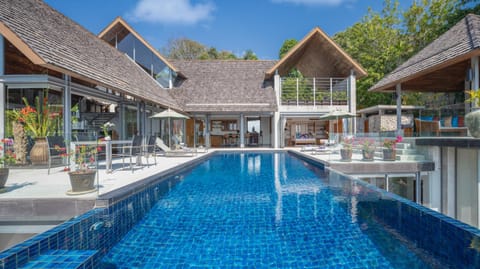 Property building, Swimming pool, Swimming pool
