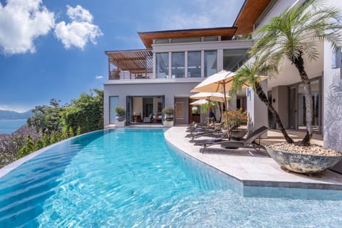 Property building, Mountain view, Sea view, Swimming pool, sunbed
