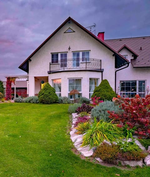 Property building, Natural landscape, Garden
