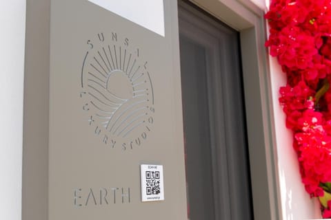 Facade/entrance, Logo/Certificate/Sign