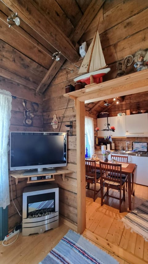 TV and multimedia, Kitchen or kitchenette, Dining area