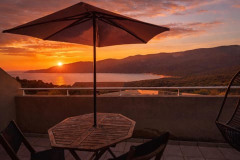 Nearby landmark, Day, Natural landscape, View (from property/room), Balcony/Terrace, Dining area, Mountain view, Sea view, Sunset
