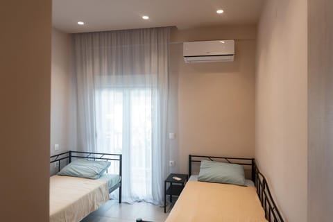 Bedroom, air conditioner, air conditioner