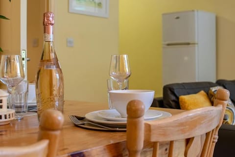 22 - Spacious Duplex by Shortstays House in Galway