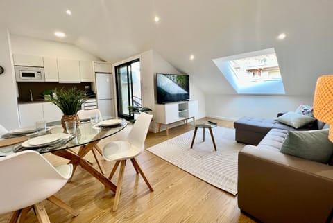 TV and multimedia, Kitchen or kitchenette, Living room, Seating area, Dining area, minibar, oven, pet friendly