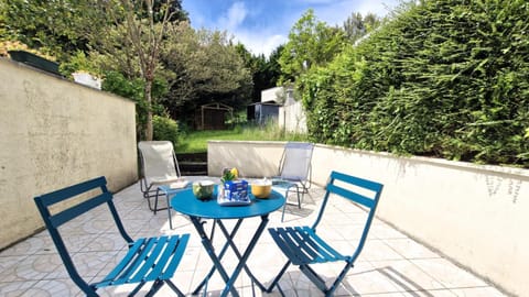 Patio, Day, Garden, View (from property/room), Dining area, Garden view