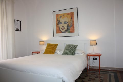 Bed, Winter, Balcony/Terrace, Bedroom