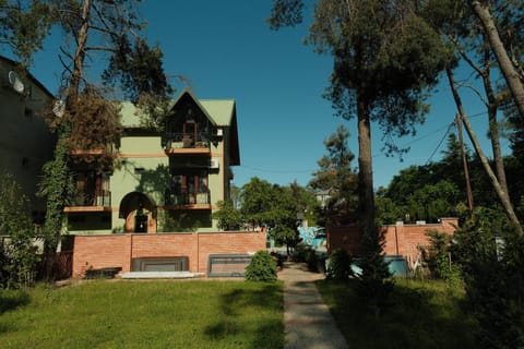 Property building, Garden view