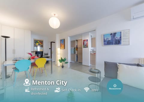 TV and multimedia, Kitchen or kitchenette, Living room, Seating area, air conditioner