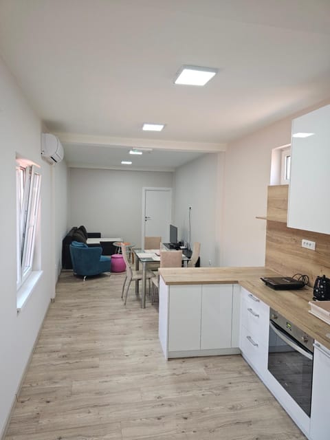 Kitchen or kitchenette, Living room, Seating area, pet friendly