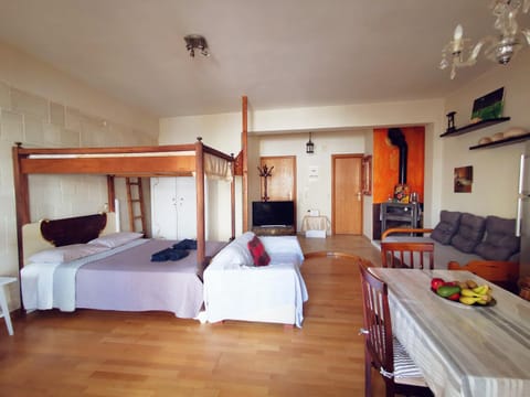 Sweet Home Leo Apartment in Chania