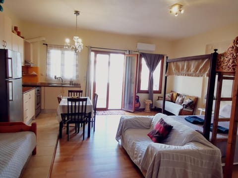 Sweet Home Leo Apartment in Chania