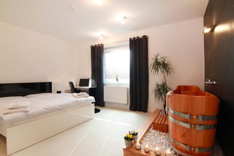 Day, Photo of the whole room