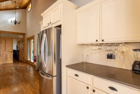 Alices Wonderland House in Brushy Fork