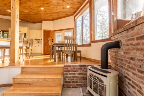 Alices Wonderland House in Brushy Fork