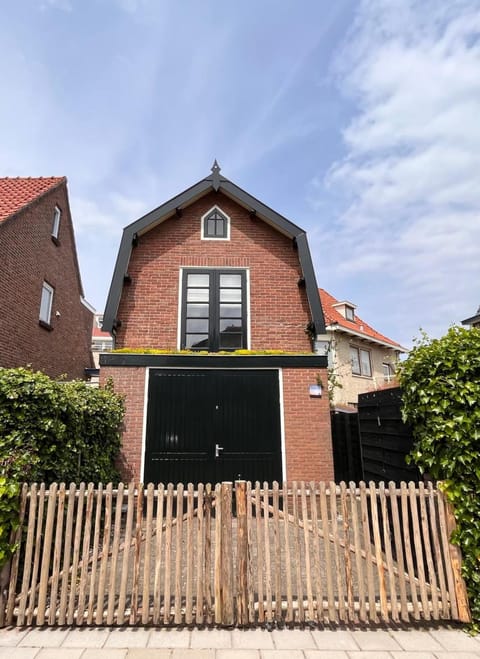 Have a nice stay! - Little Loft, Summerhouse near the beach House in Noordwijk