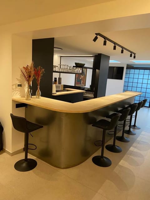 TV and multimedia, Lounge or bar