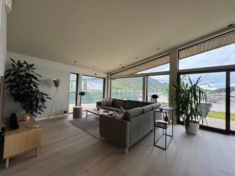 View (from property/room), Balcony/Terrace, Living room, Seating area, Mountain view, Sea view