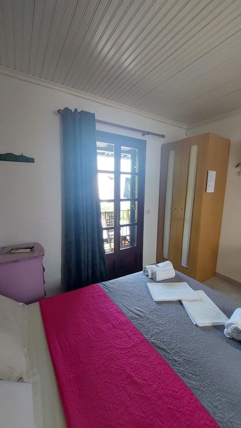 Bed, Photo of the whole room, Bedroom, towels, wardrobe