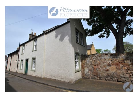 Dolphin Cottage- traditional cottage on Fife Coast House in Anstruther