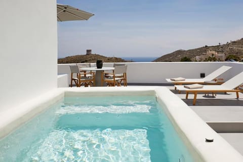 Patio, Day, Natural landscape, View (from property/room), Balcony/Terrace, sunbed