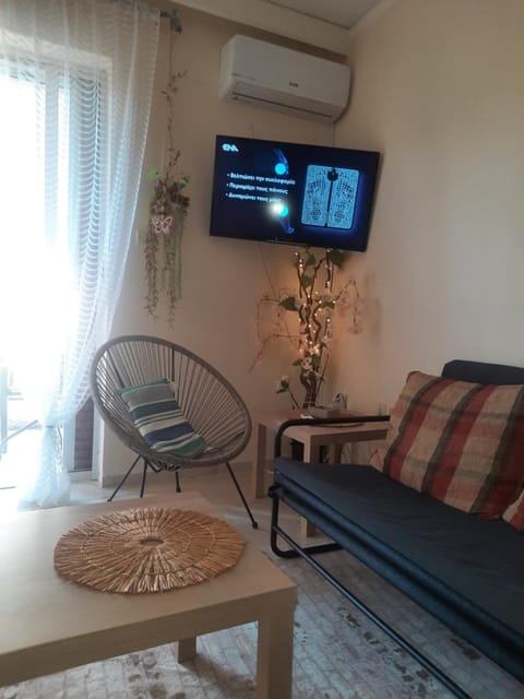 Communal lounge/ TV room, Living room, Seating area, Evening entertainment, air conditioner