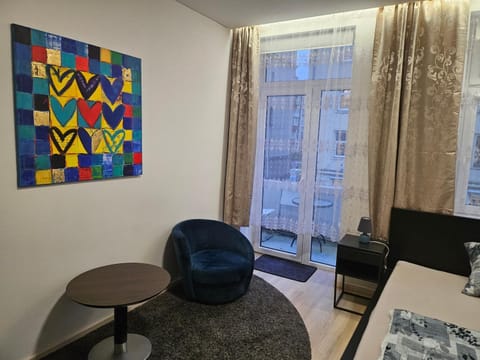 Bed, Living room, Photo of the whole room, Seating area