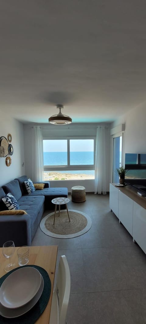 TV and multimedia, Living room, Seating area, fireplace
