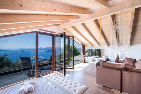 Patio, Day, Balcony/Terrace, Seating area, Bedroom, Sea view