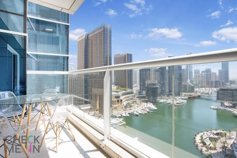 View (from property/room), Balcony/Terrace, City view, Lake view, River view