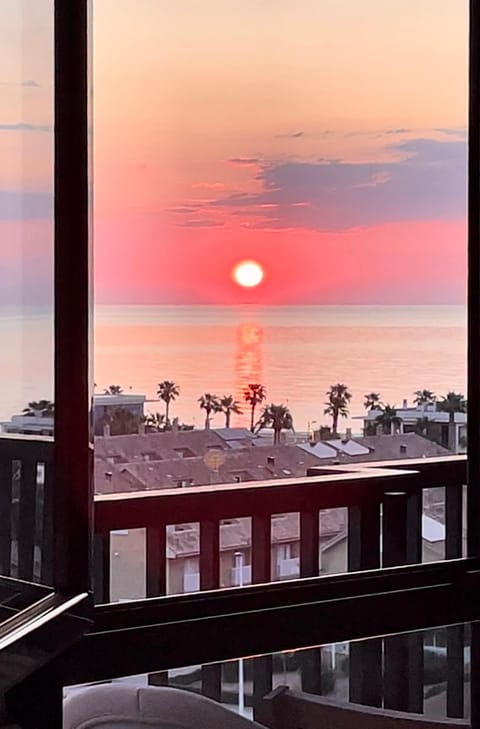 Natural landscape, Balcony/Terrace, Sea view, Sunrise