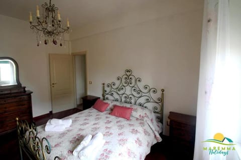 Maremma Holidays : Fiore Apartment Apartment in Follonica