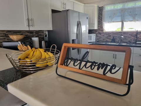 Food and drinks, minibar, toaster