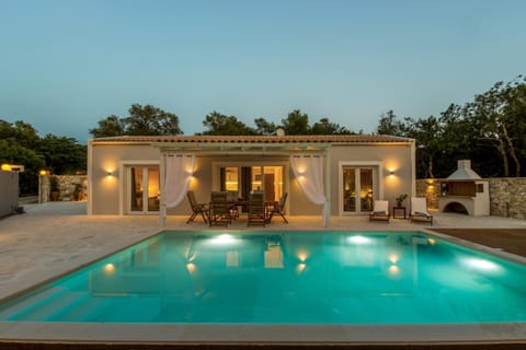 Patio, Pool view, Swimming pool