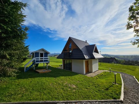Property building, Day, Natural landscape, Children play ground, Garden, Garden view