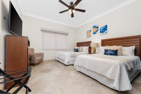 Bed, TV and multimedia, Photo of the whole room, Bedroom, wardrobe